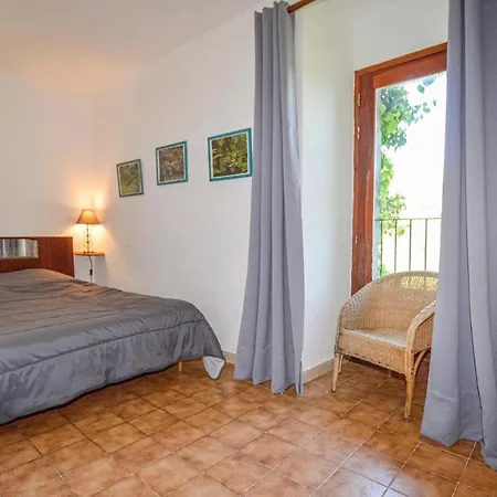 Apartment In Brustico