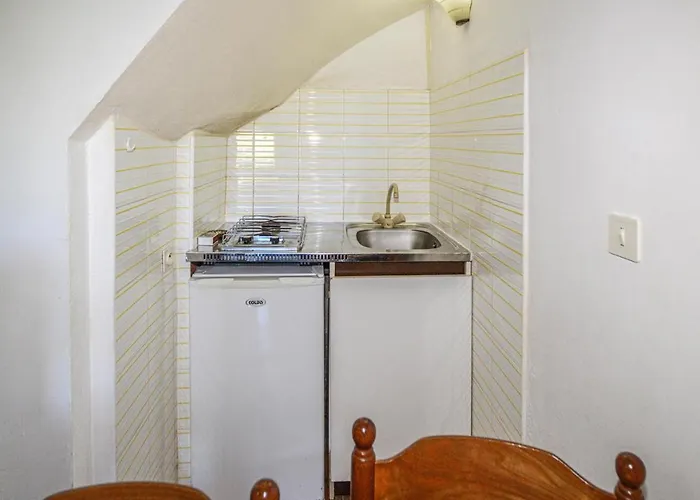 Lägenhet Gorgeous In Carcheto Brustico